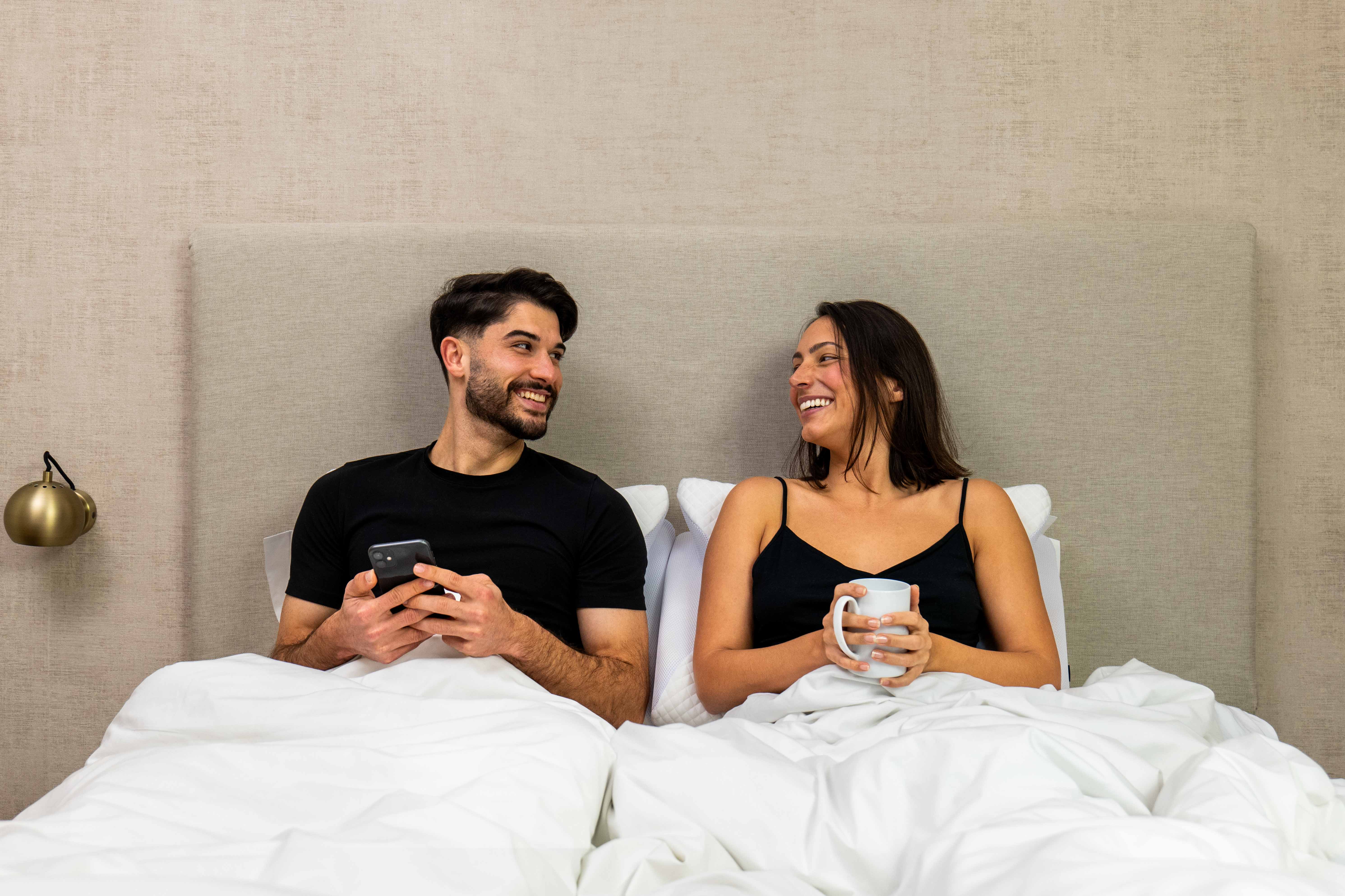 Couple dormant paisiblement